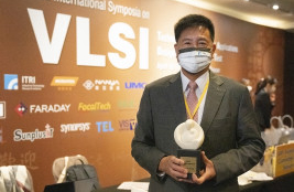 拼搏体育官网光电董事长彭双浪荣获潘文渊文教基金会 ERSO Award